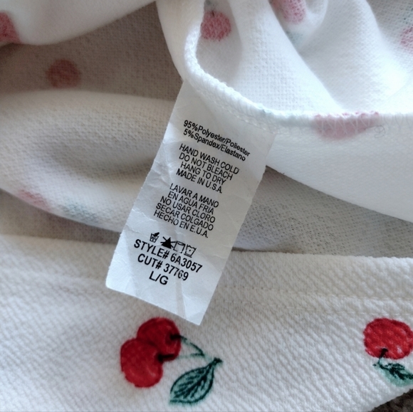 White Cherry Dress Size Large New - Picture 4 of 17